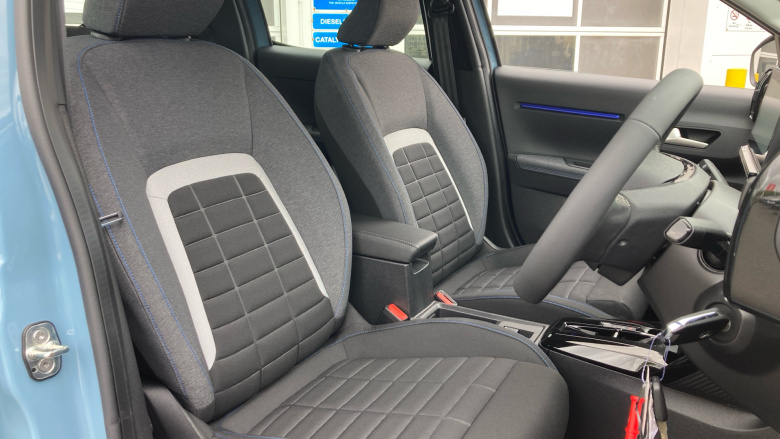 Citroen C3 83kW Plus 44kWh 5dr Auto Electric Hatchback